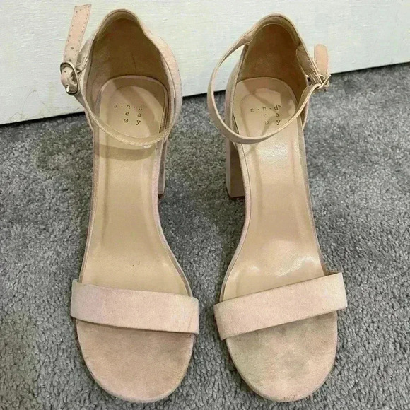 baby pink thick heels from target size9 - Picture 2 of 7